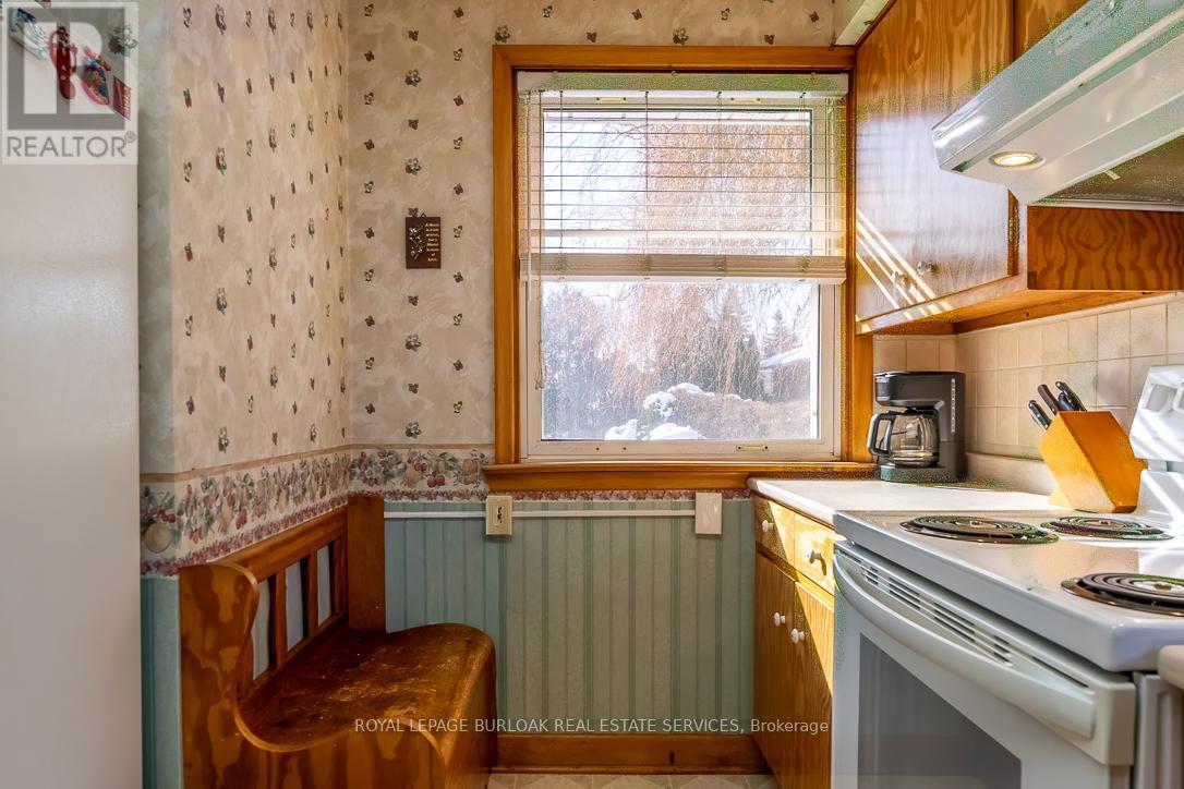 381 Walton Street, Oakville, Ontario  L6K 1R7 - Photo 14 - W12764322