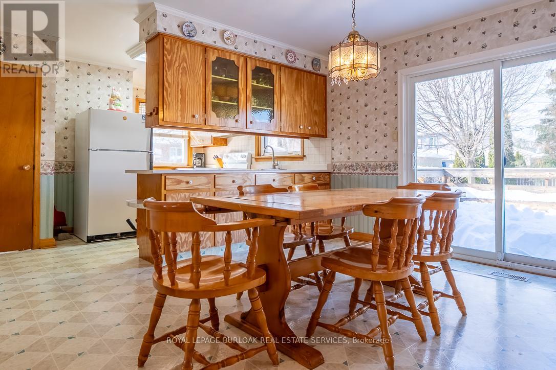 381 Walton Street, Oakville, Ontario  L6K 1R7 - Photo 8 - W12764322