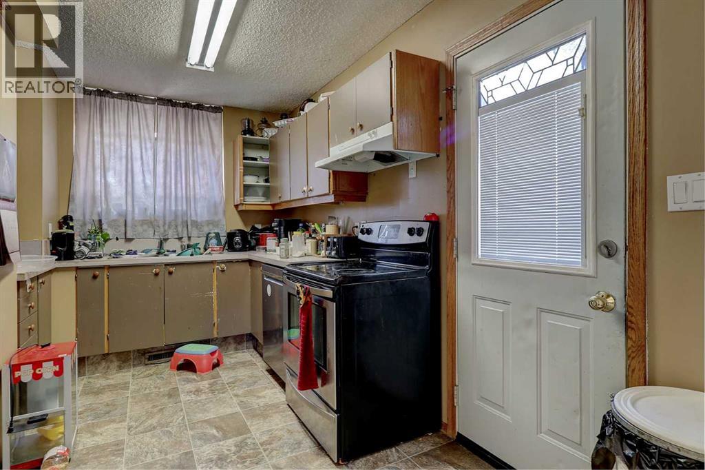 9934 71 Avenue, Grande Prairie, Alberta  T8V 5T5 - Photo 3 - A2279450