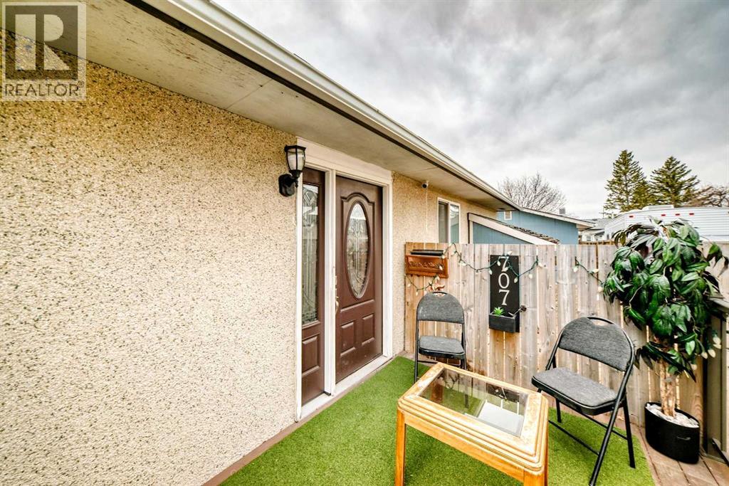 707 Malvern Drive Ne, Calgary, Alberta  T2A 5P9 - Photo 3 - A2283546