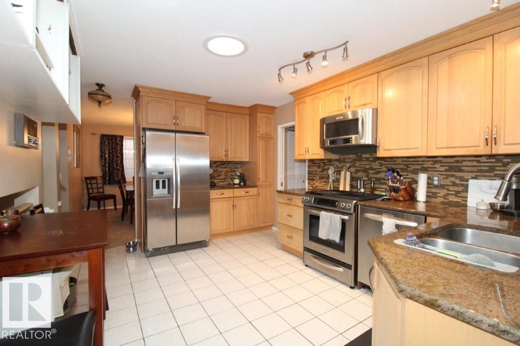 2812 35 St Nw Nw, Edmonton, Alberta  T6L 3Y4 - Photo 11 - E4472471