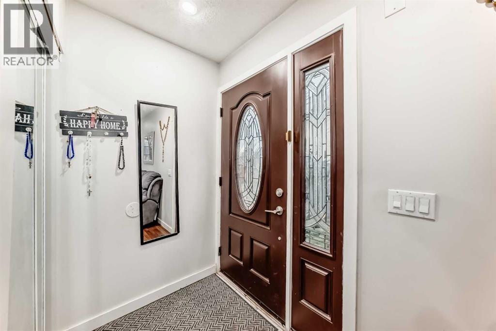 707 Malvern Drive Ne, Calgary, Alberta  T2A 5P9 - Photo 4 - A2283546