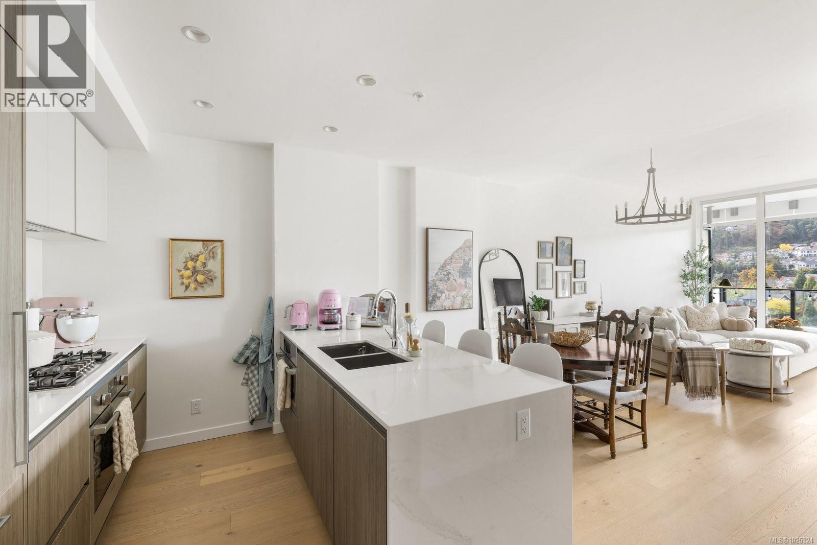 1413 2000 Hannington Rd, Langford, British Columbia