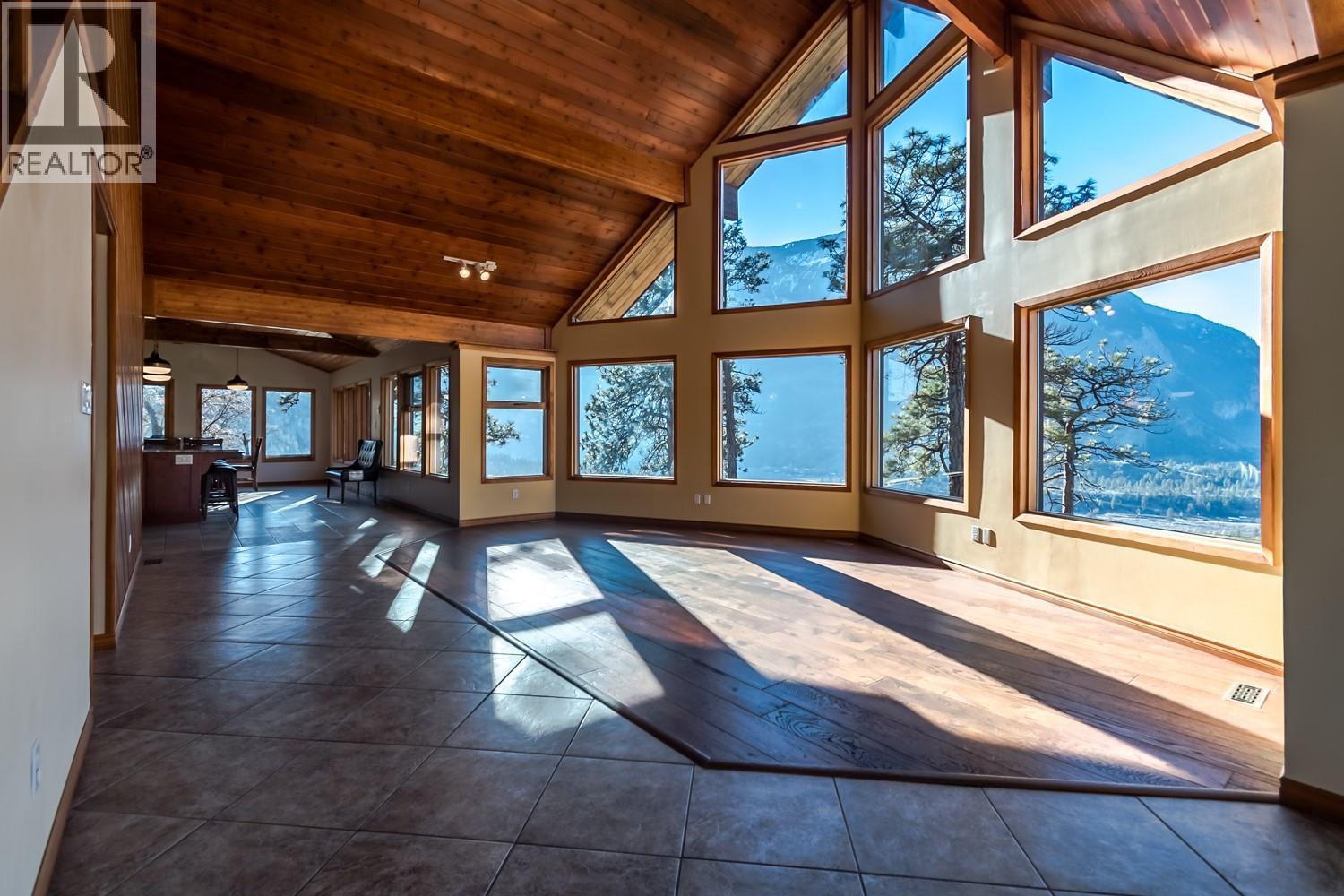 150 Pine Ridge Road, Lillooet, British Columbia  V0K 1V0 - Photo 14 - 10374964