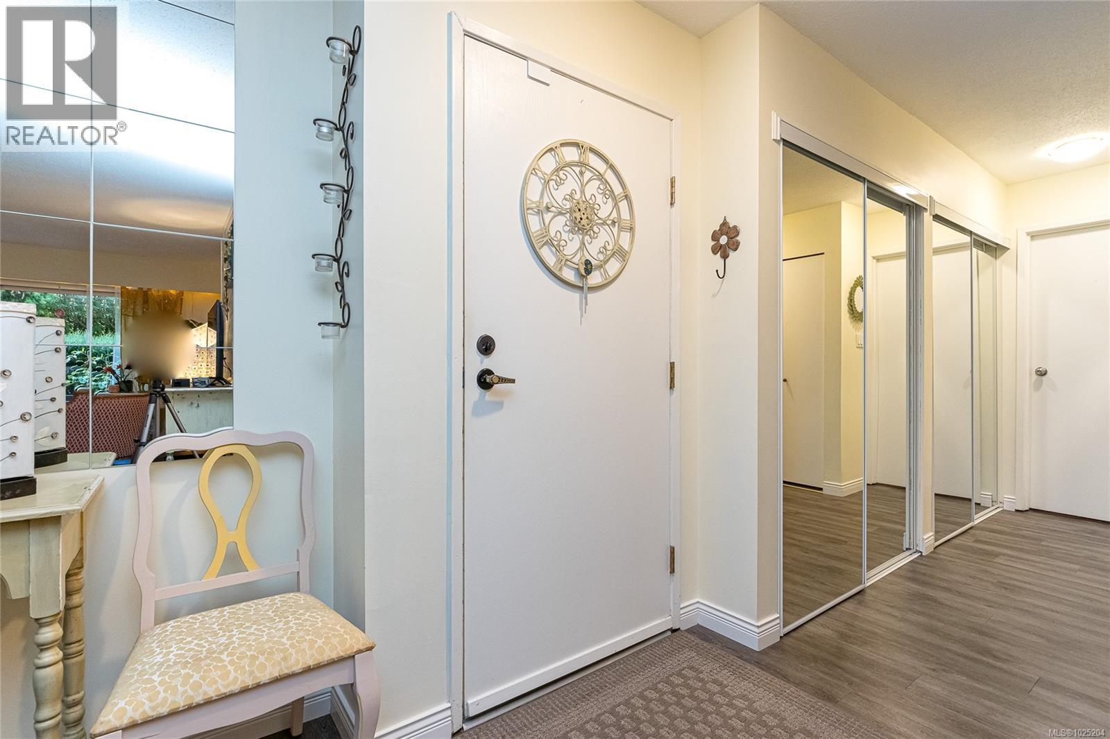 101 853 Selkirk Ave, Esquimalt, British Columbia  V9A 2T7 - Photo 4 - 1025204