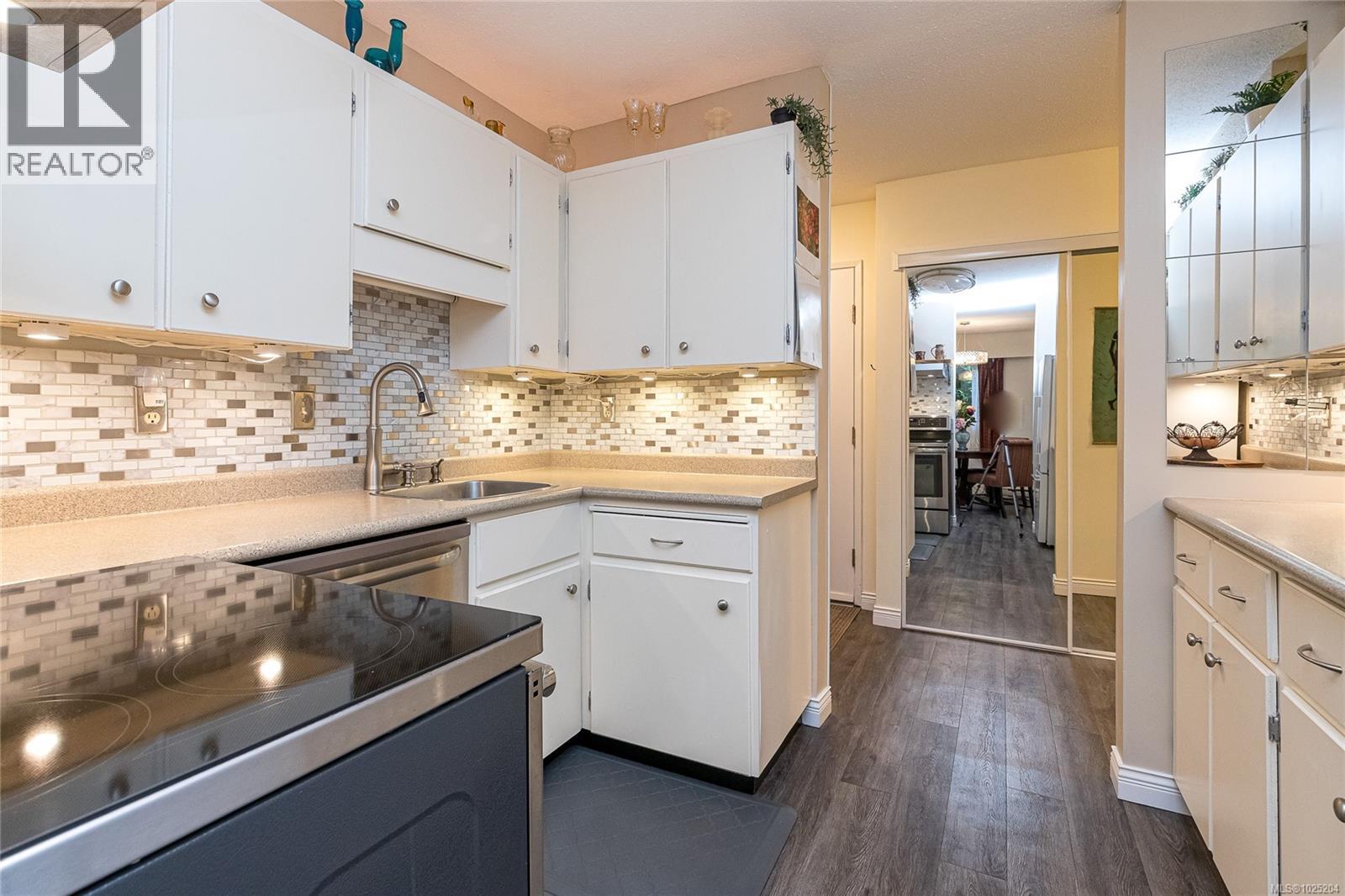 101 853 Selkirk Ave, Esquimalt, British Columbia  V9A 2T7 - Photo 12 - 1025204