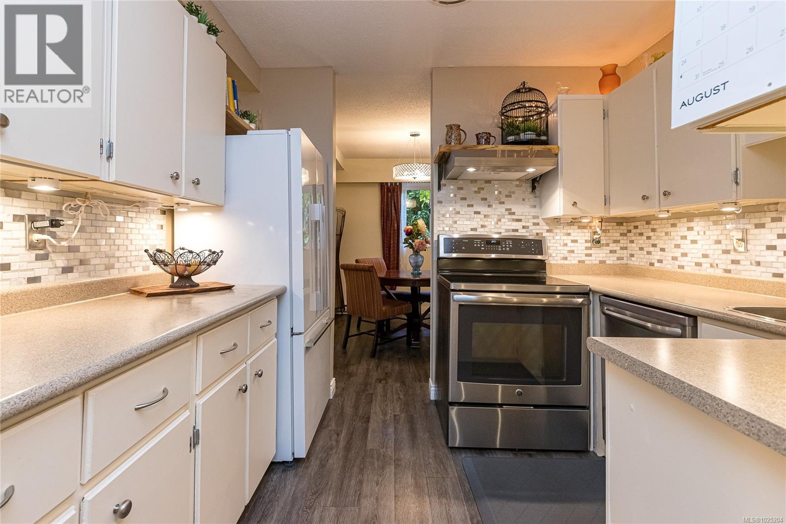 101 853 Selkirk Ave, Esquimalt, British Columbia  V9A 2T7 - Photo 14 - 1025204