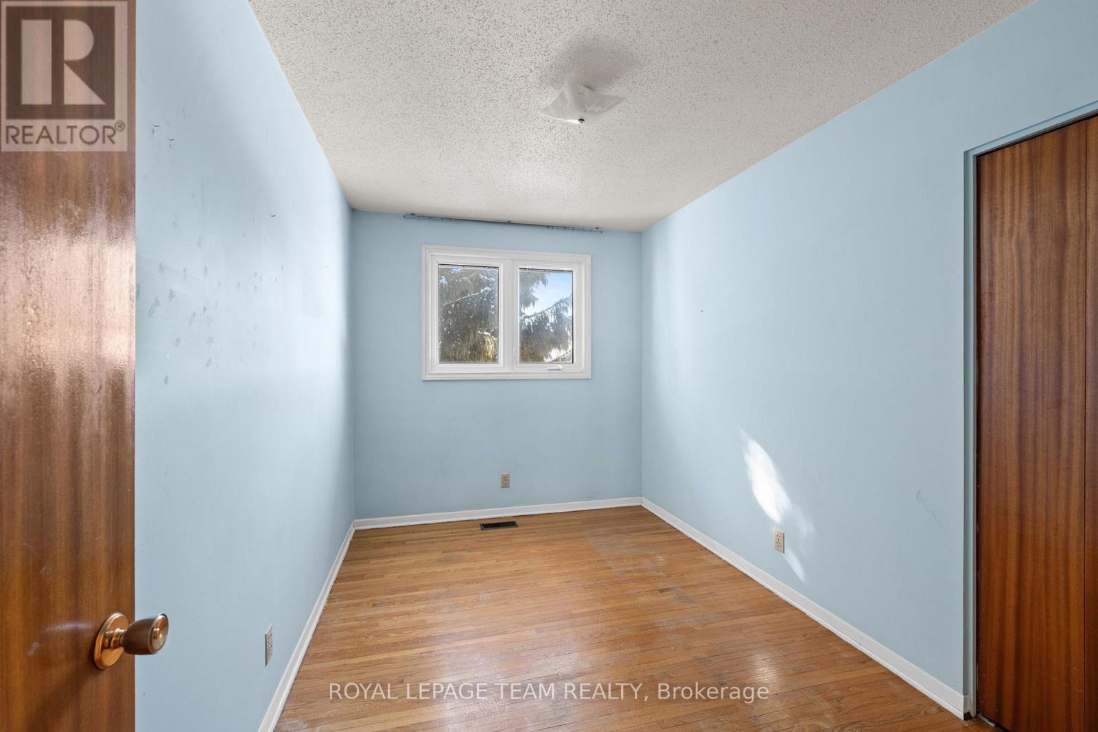 1377 Chartrand Avenue, Ottawa, Ontario  K1E 1H9 - Photo 13 - X12764388