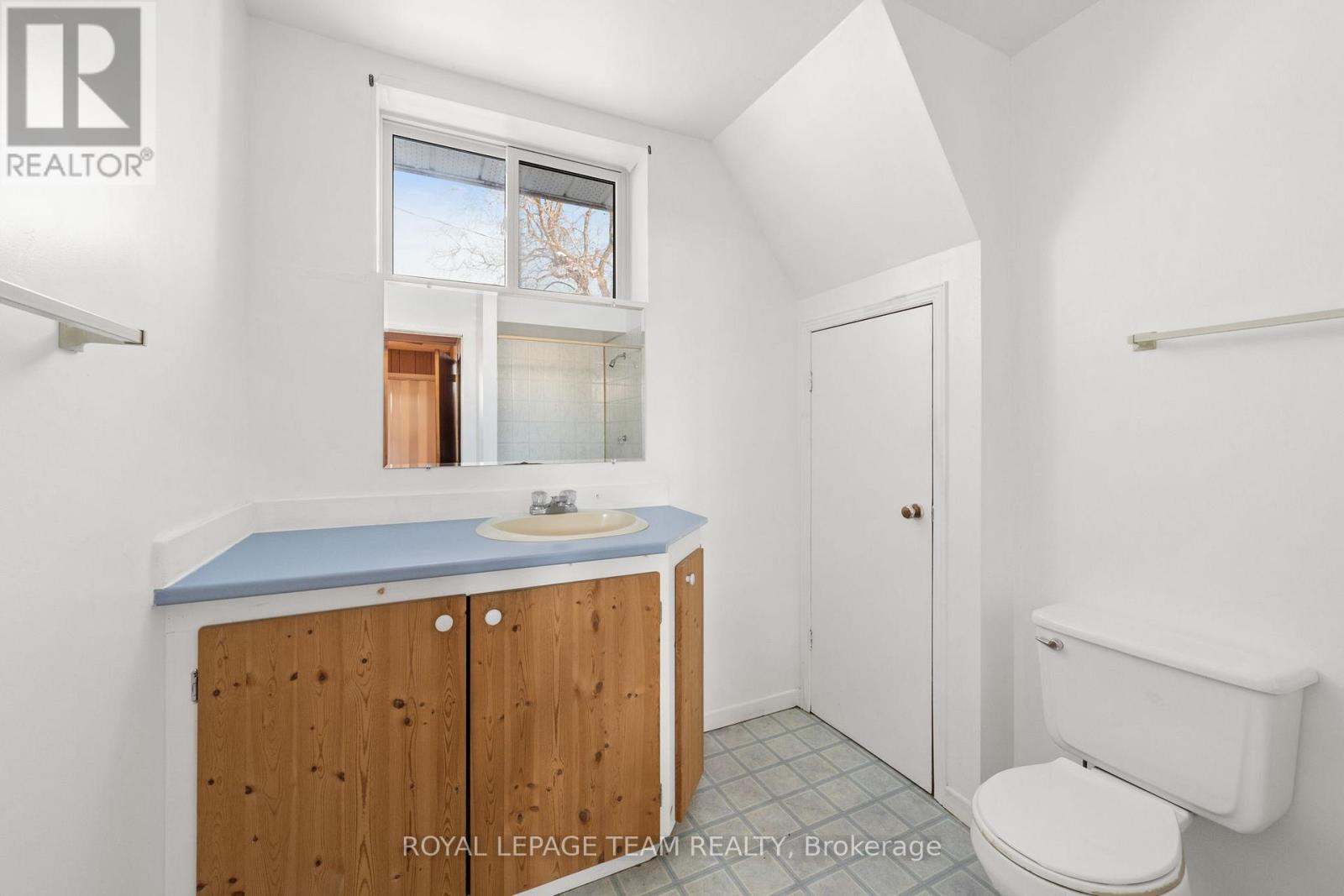 1377 Chartrand Avenue, Ottawa, Ontario  K1E 1H9 - Photo 26 - X12764388