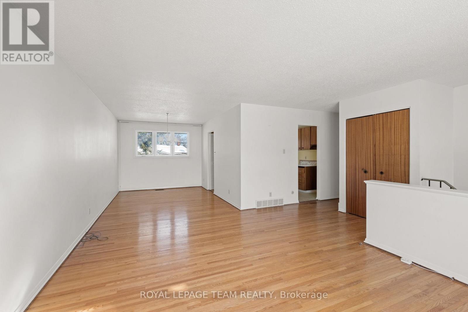 1377 Chartrand Avenue, Ottawa, Ontario  K1E 1H9 - Photo 6 - X12764388