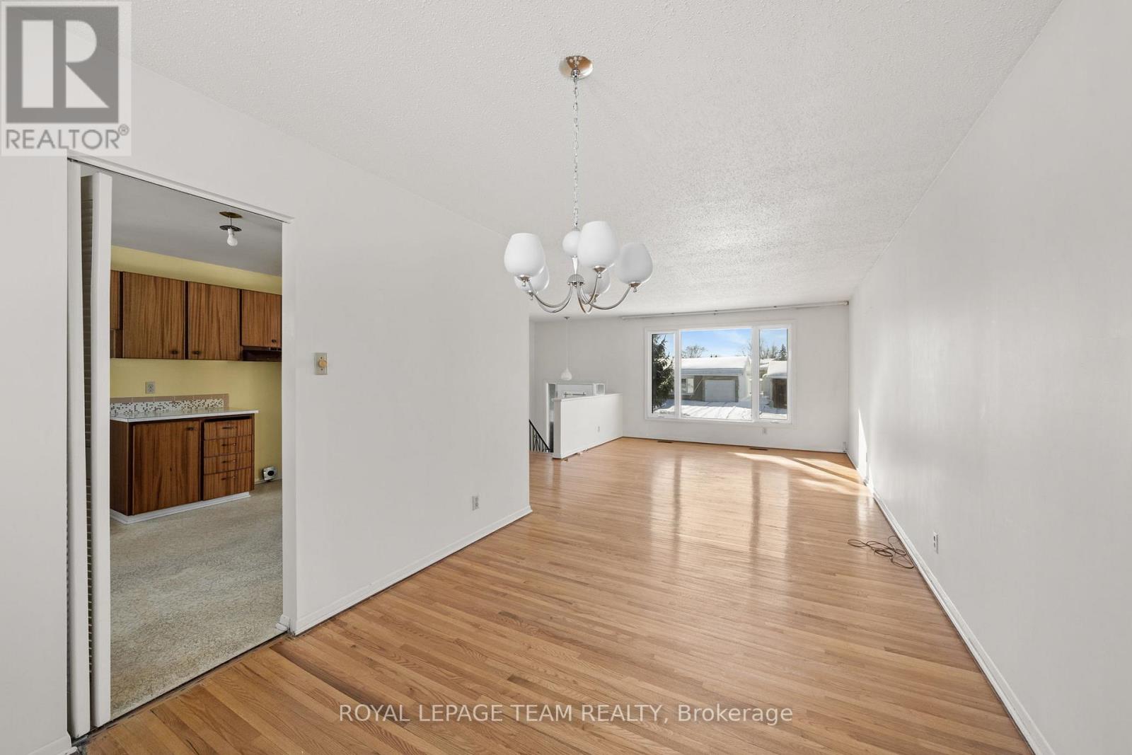 1377 Chartrand Avenue, Ottawa, Ontario  K1E 1H9 - Photo 7 - X12764388