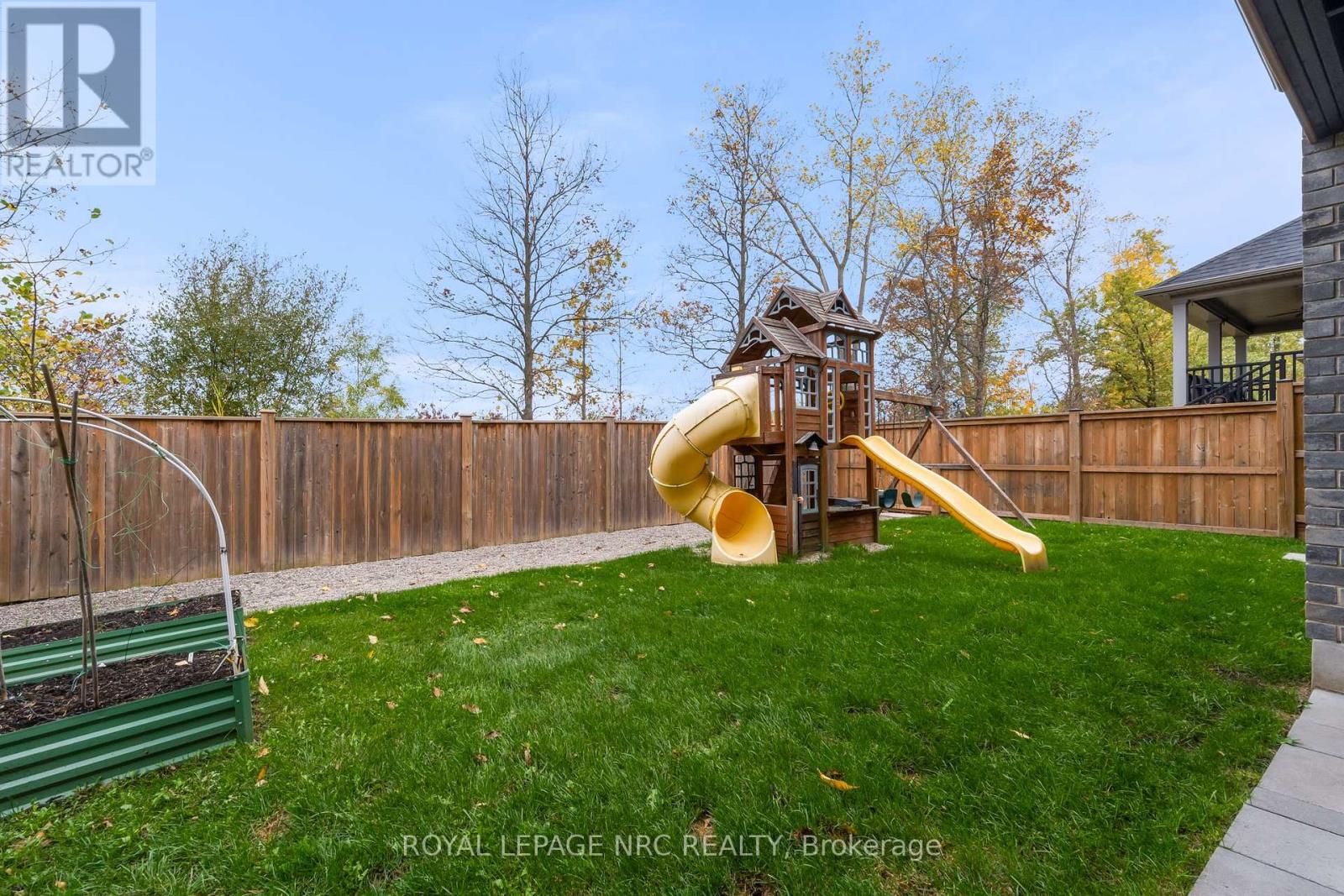 21 Singer Street, Thorold, Ontario  L2V 0E9 - Photo 6 - X12764342