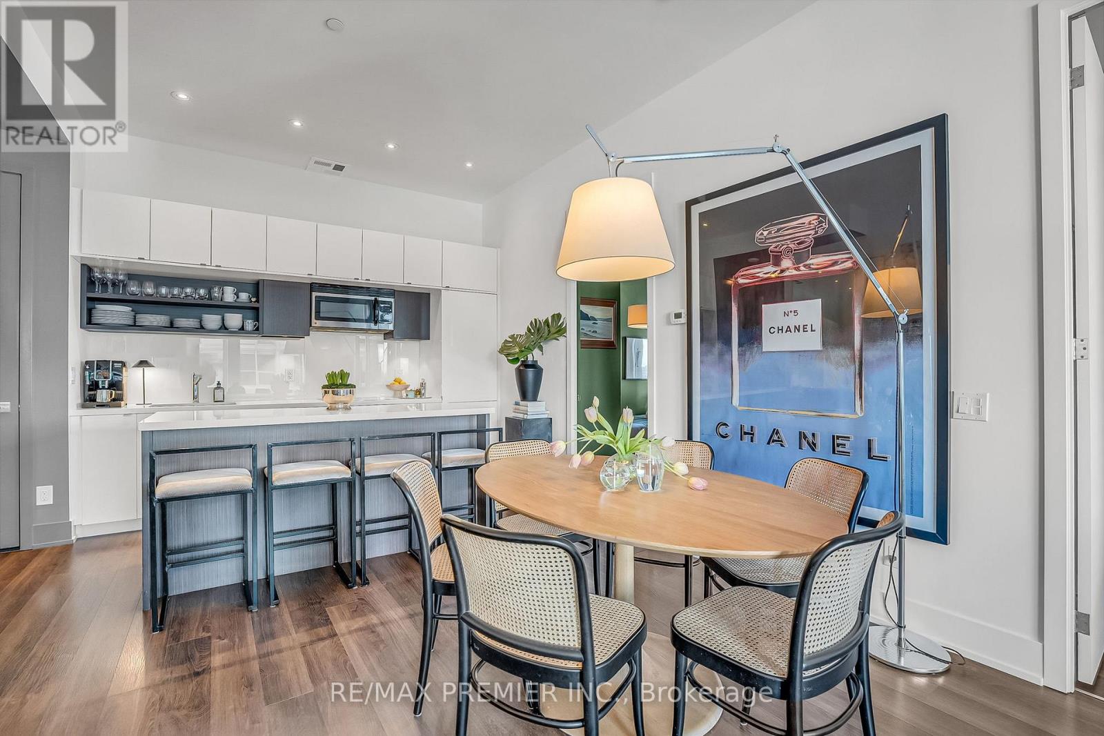 607 - 111 St. Clair Avenue W, Toronto, Ontario  M4V 1N5 - Photo 3 - C12764346