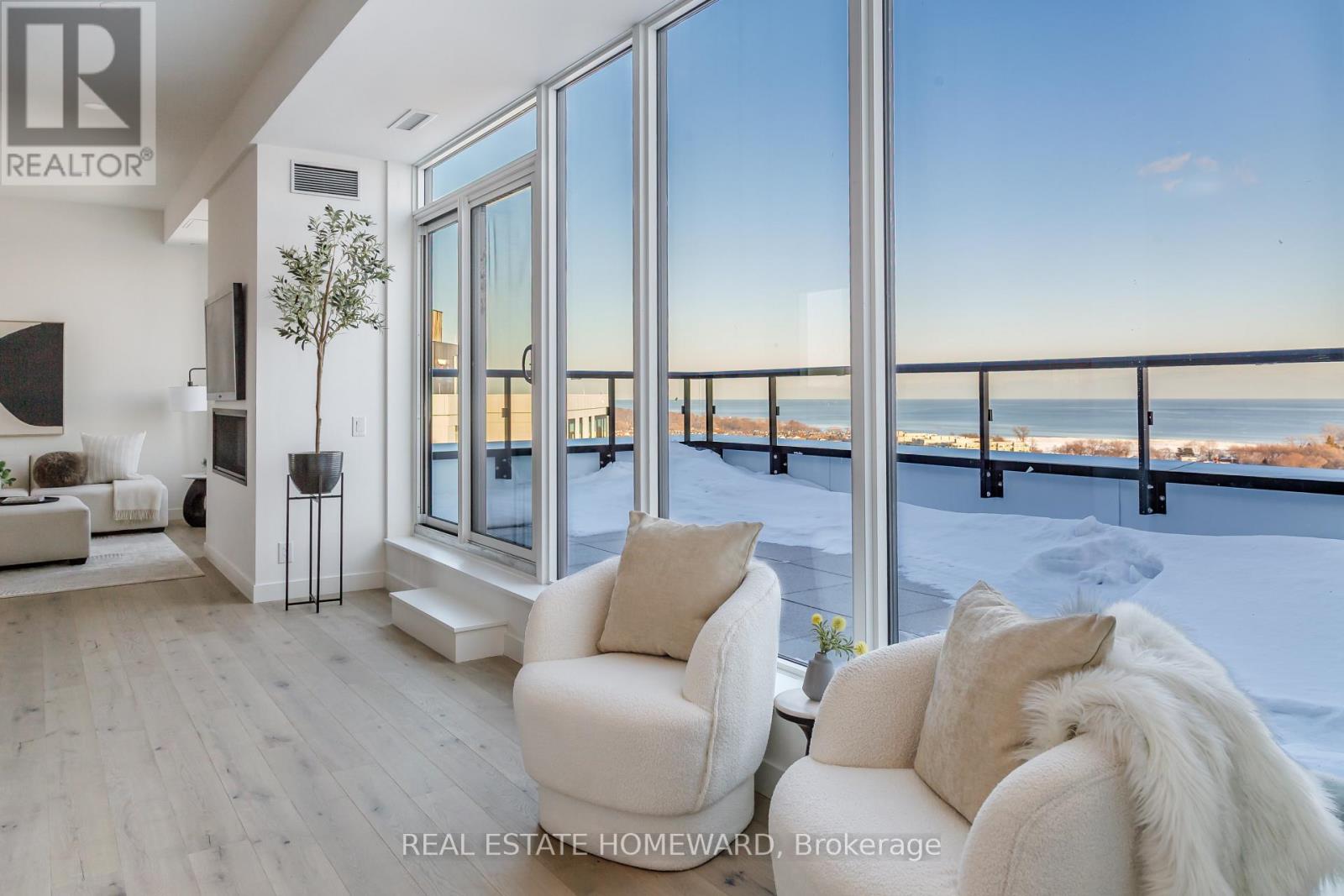 Ph #1701 - 1050 Eastern Avenue, Toronto, Ontario  M4L 0B7 - Photo 3 - E12764366