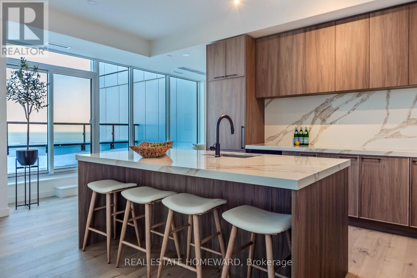 Ph #1701 - 1050 Eastern Avenue, Toronto, Ontario  M4L 0B7 - Photo 6 - E12764366