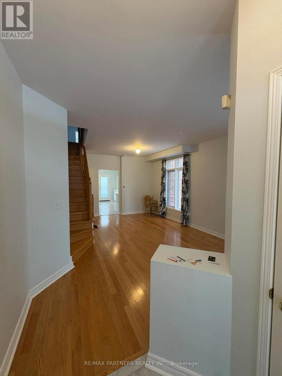 83 Bur Oak Avenue, Markham, Ontario  L6C 2E6 - Photo 2 - N12764332