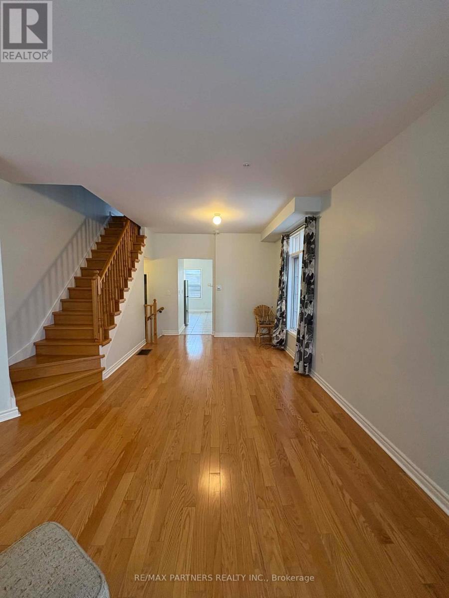 83 Bur Oak Avenue, Markham, Ontario  L6C 2E6 - Photo 3 - N12764332