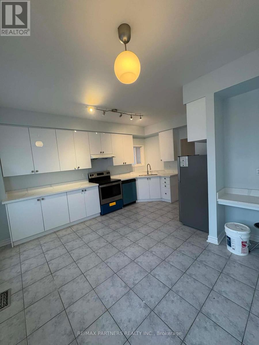 83 Bur Oak Avenue, Markham, Ontario  L6C 2E6 - Photo 4 - N12764332