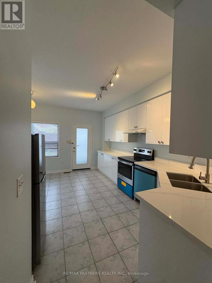 83 Bur Oak Avenue, Markham, Ontario  L6C 2E6 - Photo 5 - N12764332