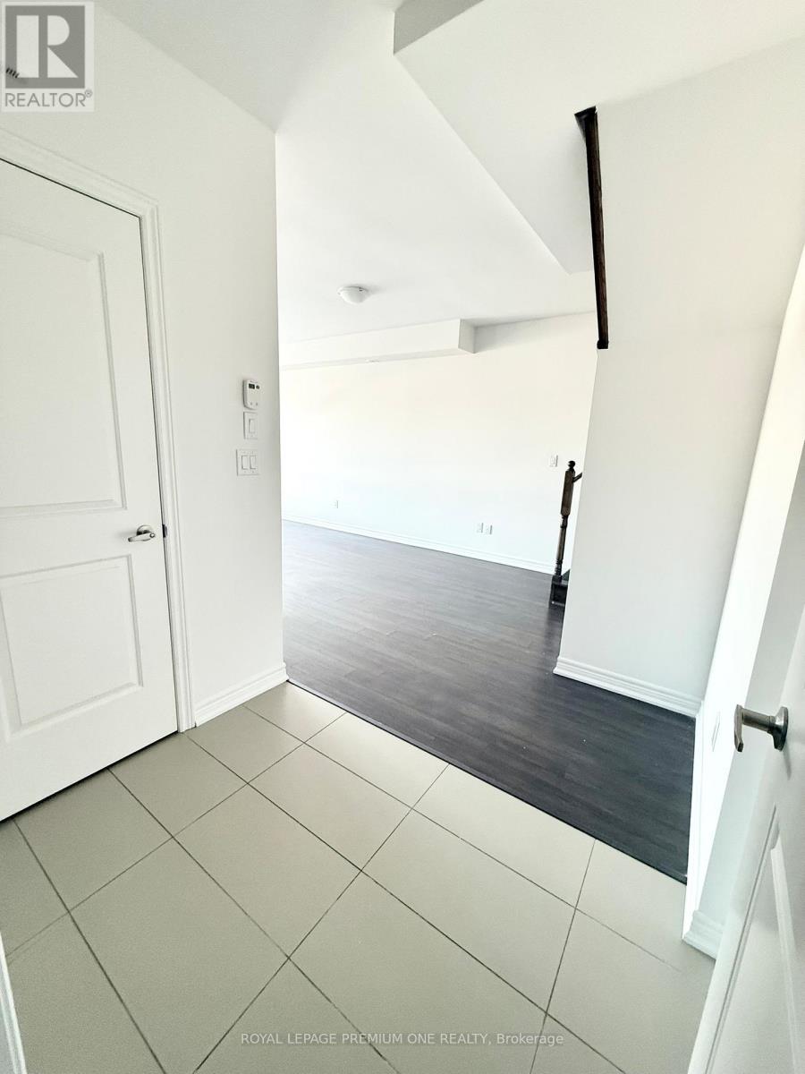 13 - 95 Kayla Crescent, Vaughan, Ontario  L6A 4W3 - Photo 2 - N12764350