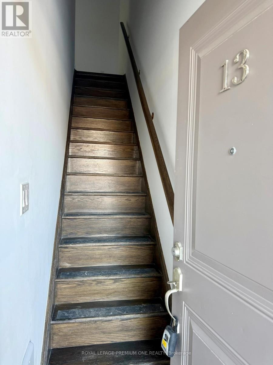 13 - 95 Kayla Crescent, Vaughan, Ontario  L6A 4W3 - Photo 3 - N12764350