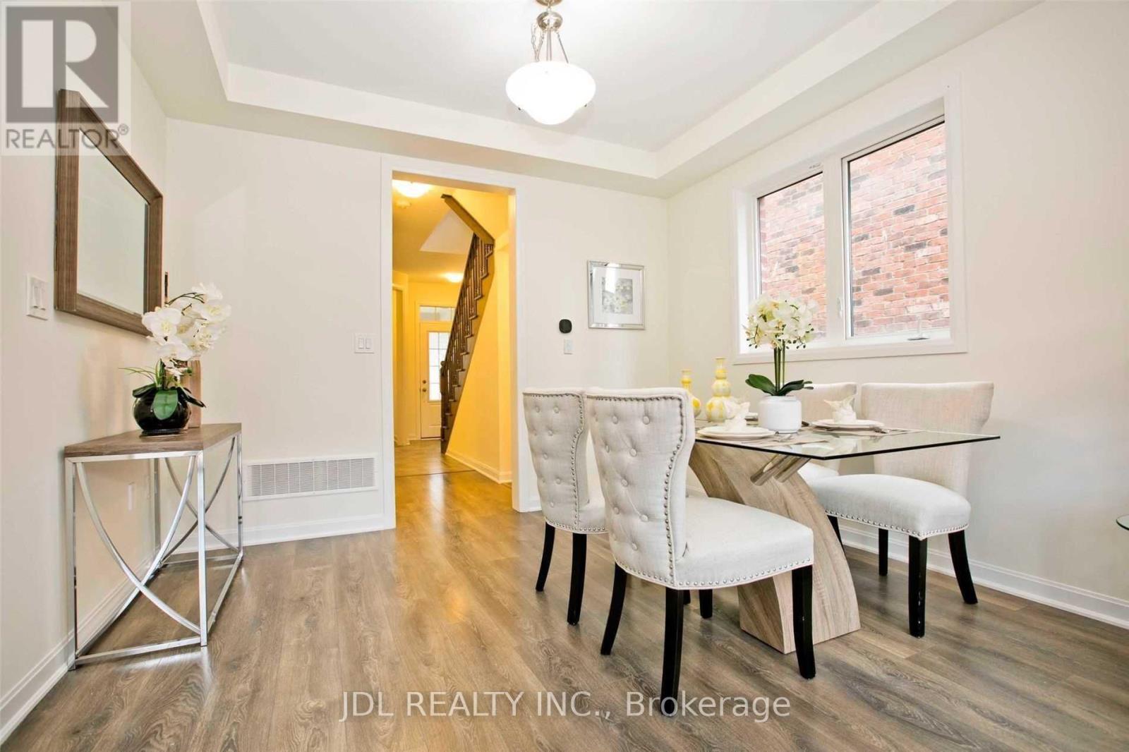 16 Casely Avenue, Richmond Hill, Ontario  L4S 0K3 - Photo 3 - N12764390