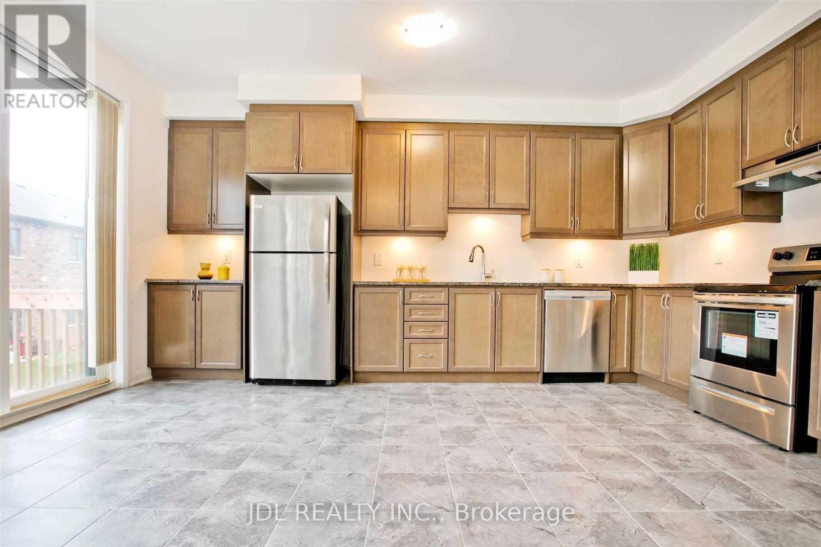 16 Casely Avenue, Richmond Hill, Ontario  L4S 0K3 - Photo 8 - N12764390