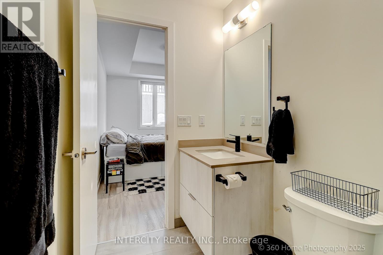 1505 - 11 David Eyer Road, Richmond Hill, Ontario  L4S 1M4 - Photo 13 - N12764392