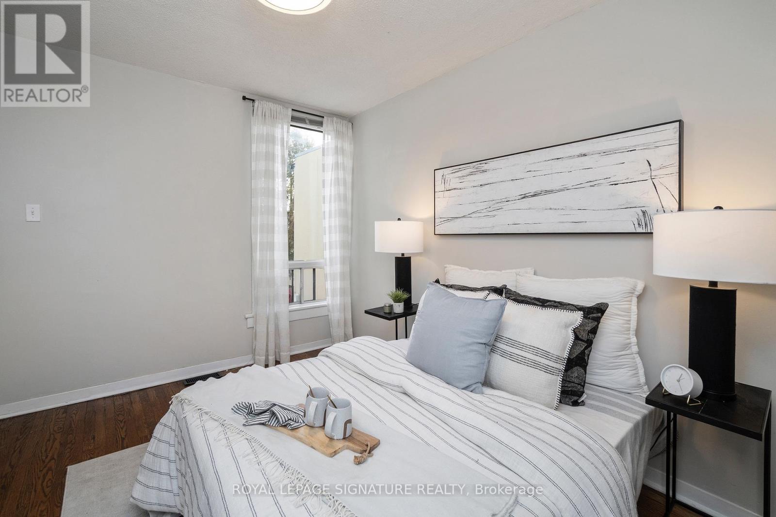 215 Yarmouth Road, Toronto, Ontario  M6G 1X5 - Photo 32 - W12764338