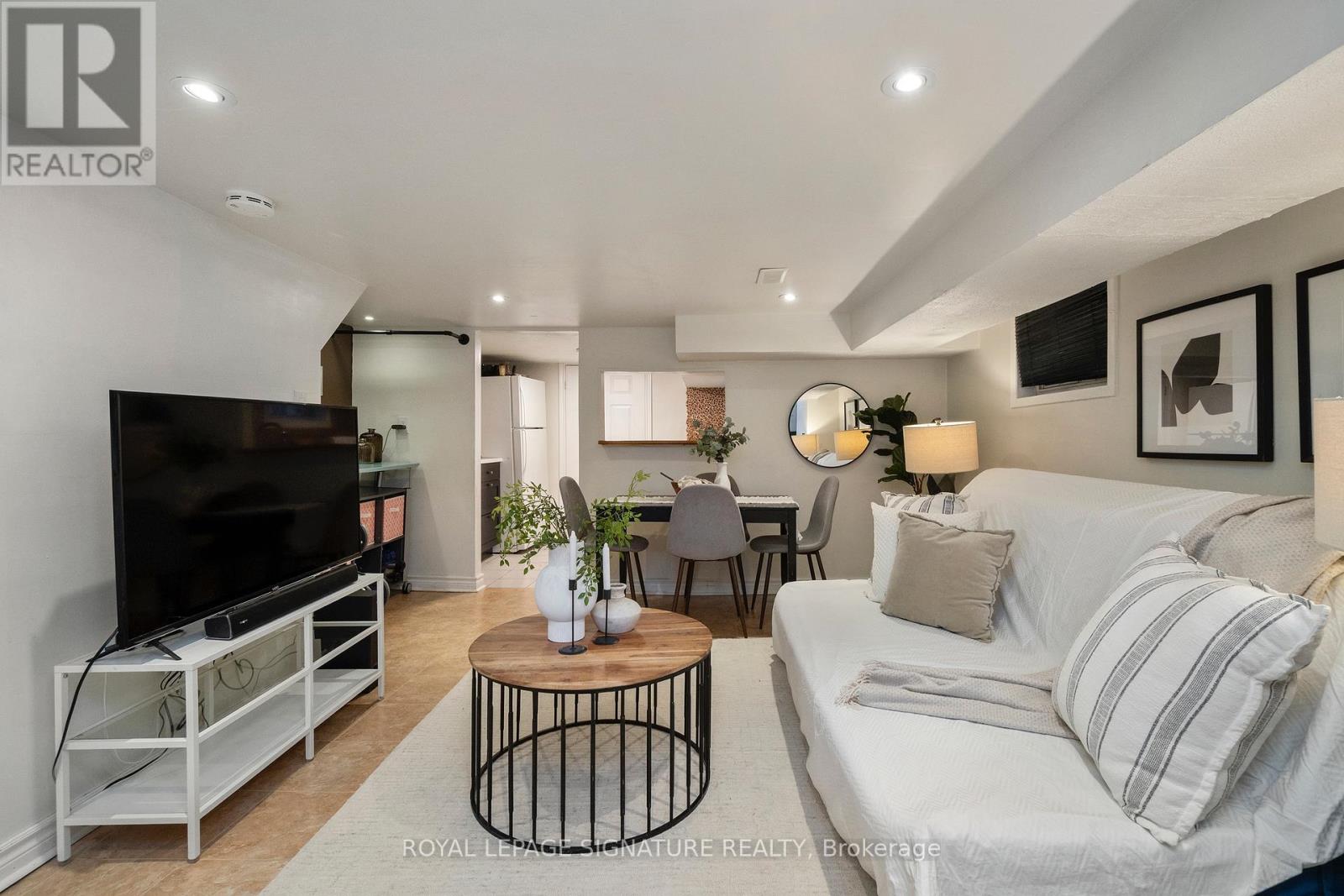 215 Yarmouth Road, Toronto, Ontario  M6G 1X5 - Photo 37 - W12764338