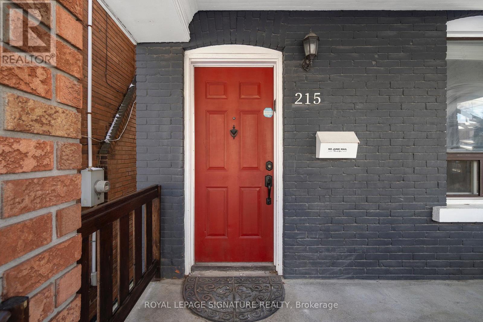 215 Yarmouth Road, Toronto, Ontario  M6G 1X5 - Photo 5 - W12764338