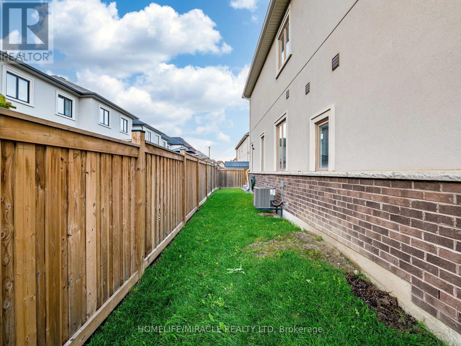 3 Doris Pawley Crescent, Caledon, Ontario  L7C 4E7 - Photo 44 - W12764354