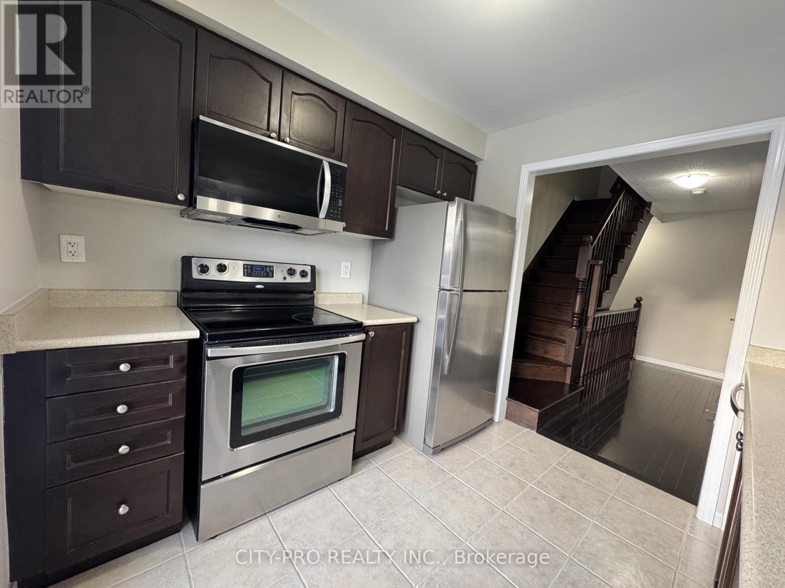 1037 Haxton Heights, Milton, Ontario  L9T 8G6 - Photo 10 - W12764362