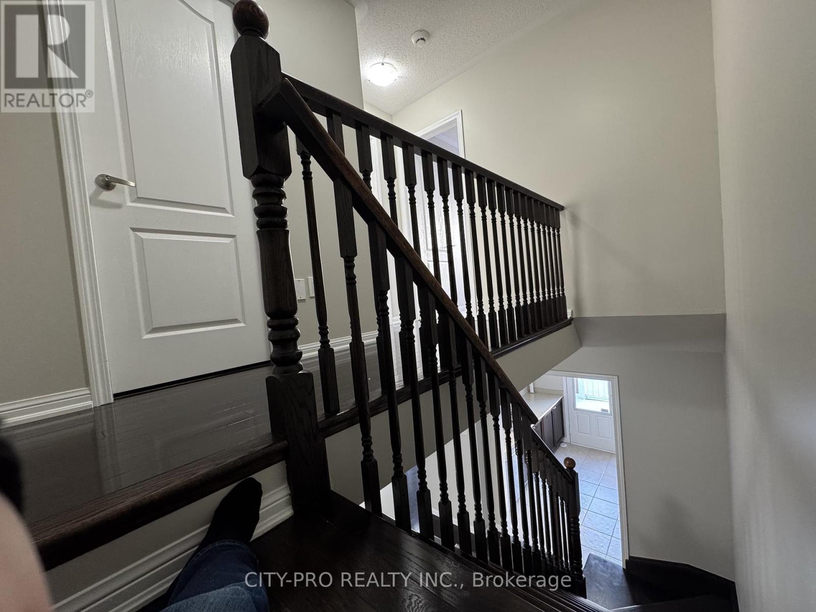 1037 Haxton Heights, Milton, Ontario  L9T 8G6 - Photo 8 - W12764362