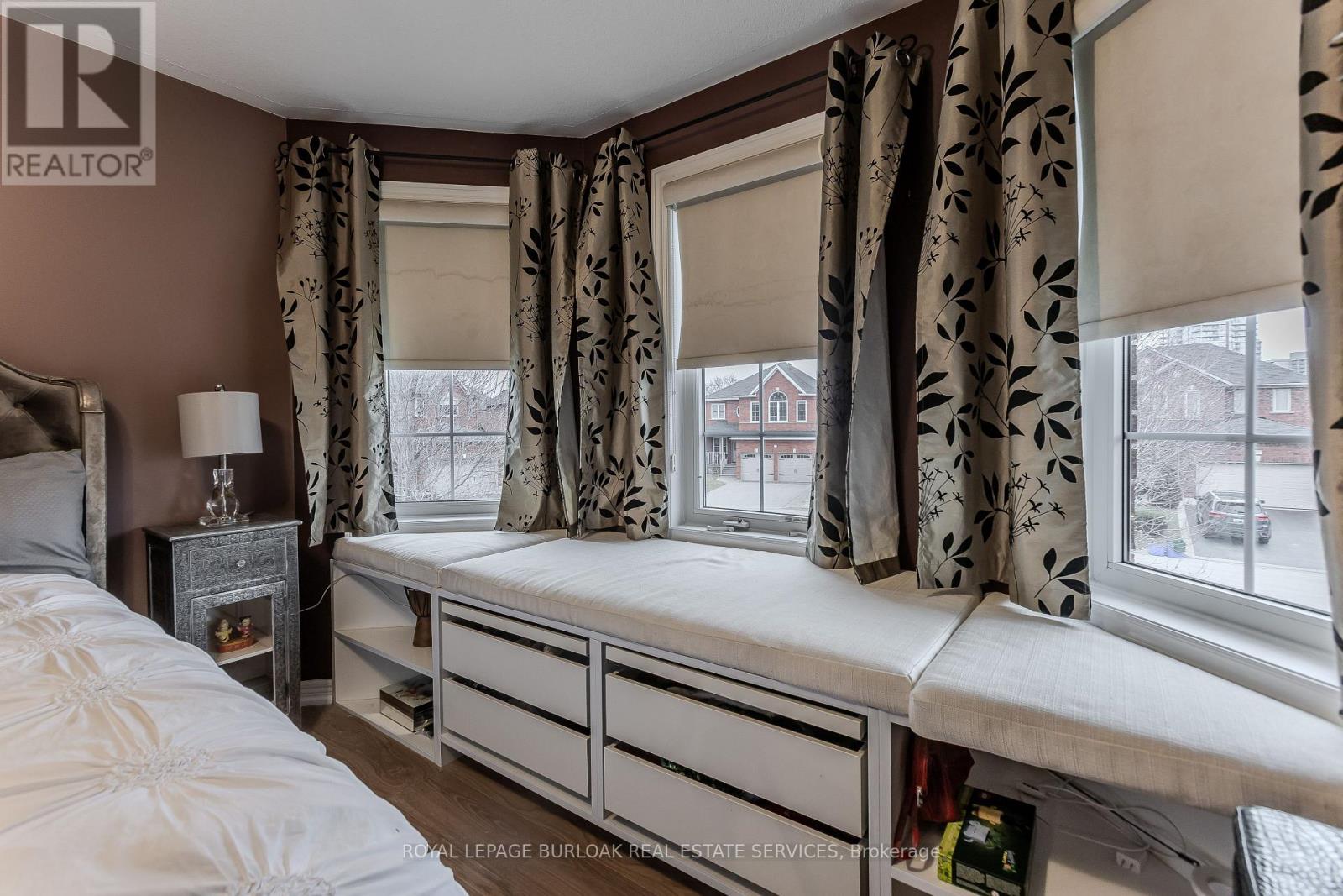 606 Williamson Court, Burlington, Ontario  L7S 2K6 - Photo 22 - W12764364