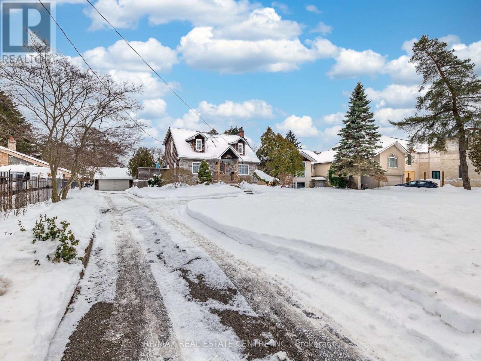 2212 Mississauga Road, Mississauga, Ontario  L5H 2K9 - Photo 2 - W12764376