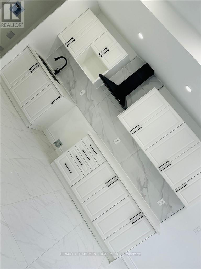 Lower - 26 Scarletwood Street, Hamilton, Ontario  L8J 0K8 - Photo 2 - X12764334