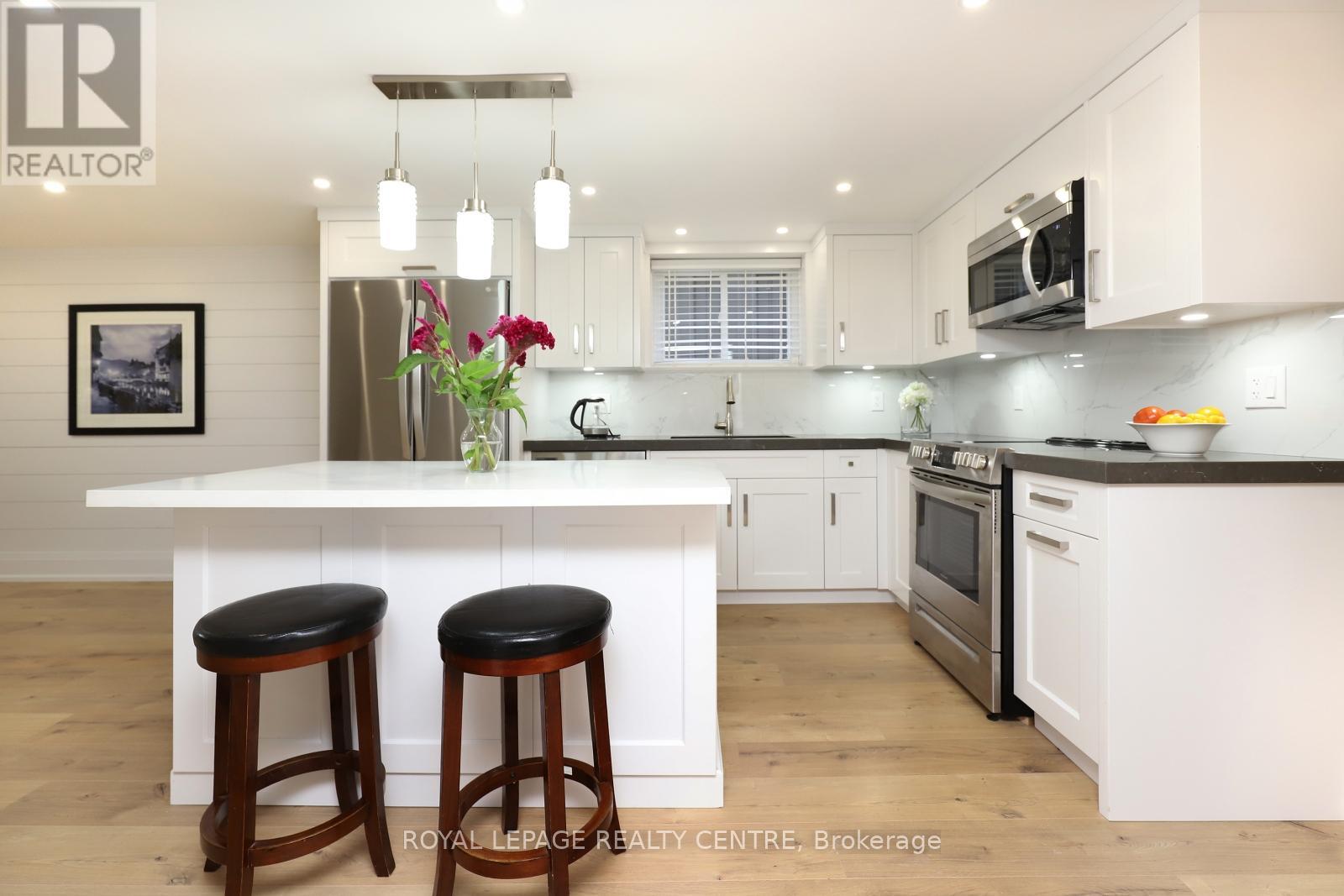 55 Flora Drive, Hamilton (Greenford), Ontario  L8G 3Z7 - Photo 10 - X12764380