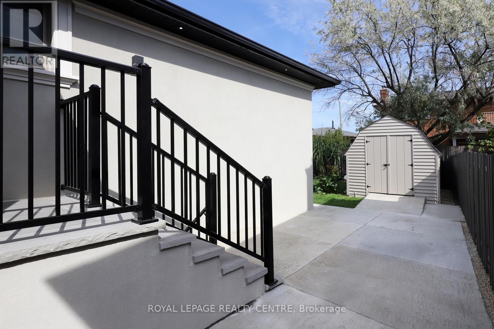 55 Flora Drive, Hamilton, Ontario  L8G 3Z7 - Photo 2 - X12764380