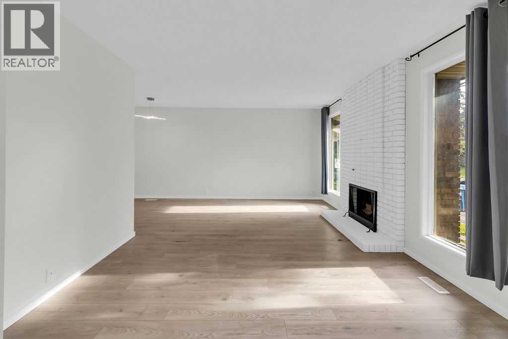 10 Radcliffe Crescent Se, Calgary, Alberta  T2Z 5X2 - Photo 4 - A2283236