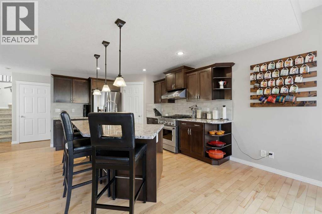 307 Valley Crest Court Nw, Calgary, Alberta  T3B 5Y4 - Photo 5 - A2283685