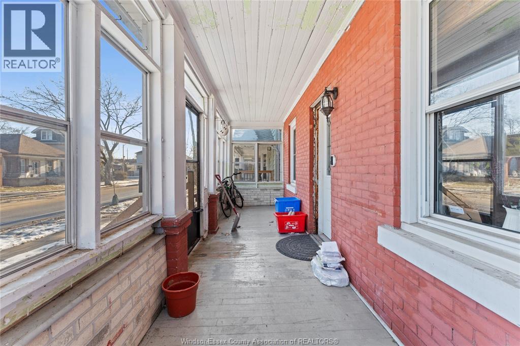 977 Gladstone, Windsor, Ontario  N9A 2R5 - Photo 4 - 26002720