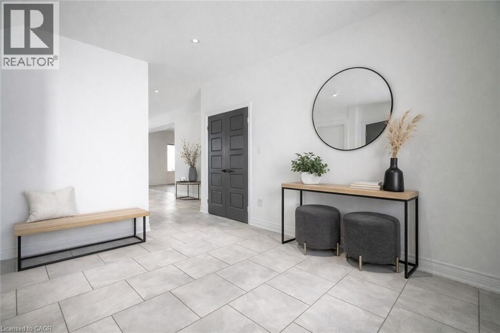 4126 Prokich Court, Beamsville, Ontario  L3J 0M1 - Photo 3 - 40803388