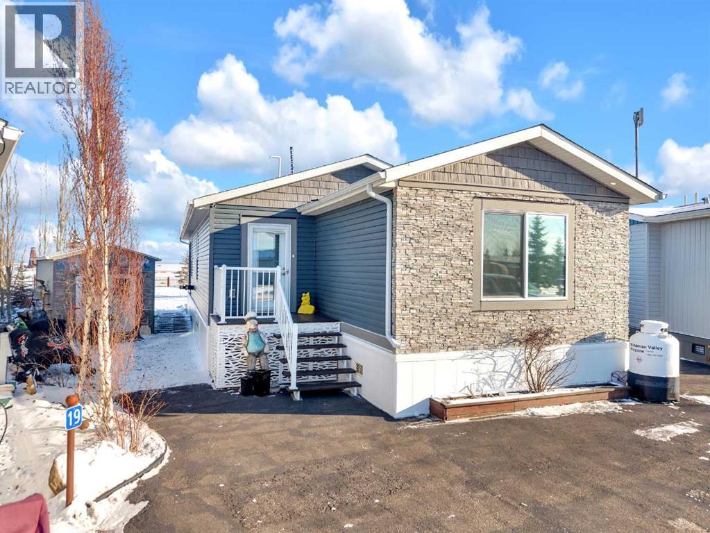 19, 41019 Range Road 11, Rural Lacombe County, Alberta  T0C 0J1 - Photo 1 - A2282135