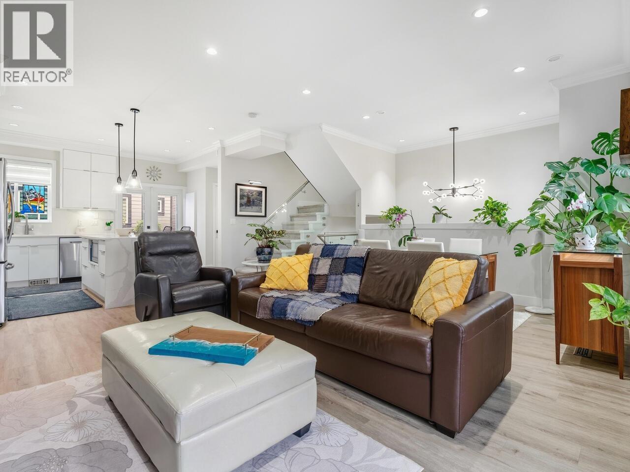 2 608 Ewen Avenue, New Westminster, British Columbia  V3M 0M8 - Photo 4 - R3087256