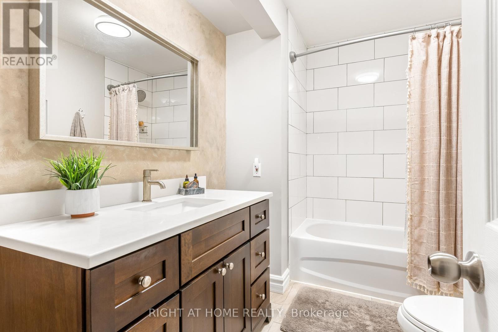 2255 Douglas Avenue, Innisfil, Ontario  L9S 2C5 - Photo 29 - N12565284