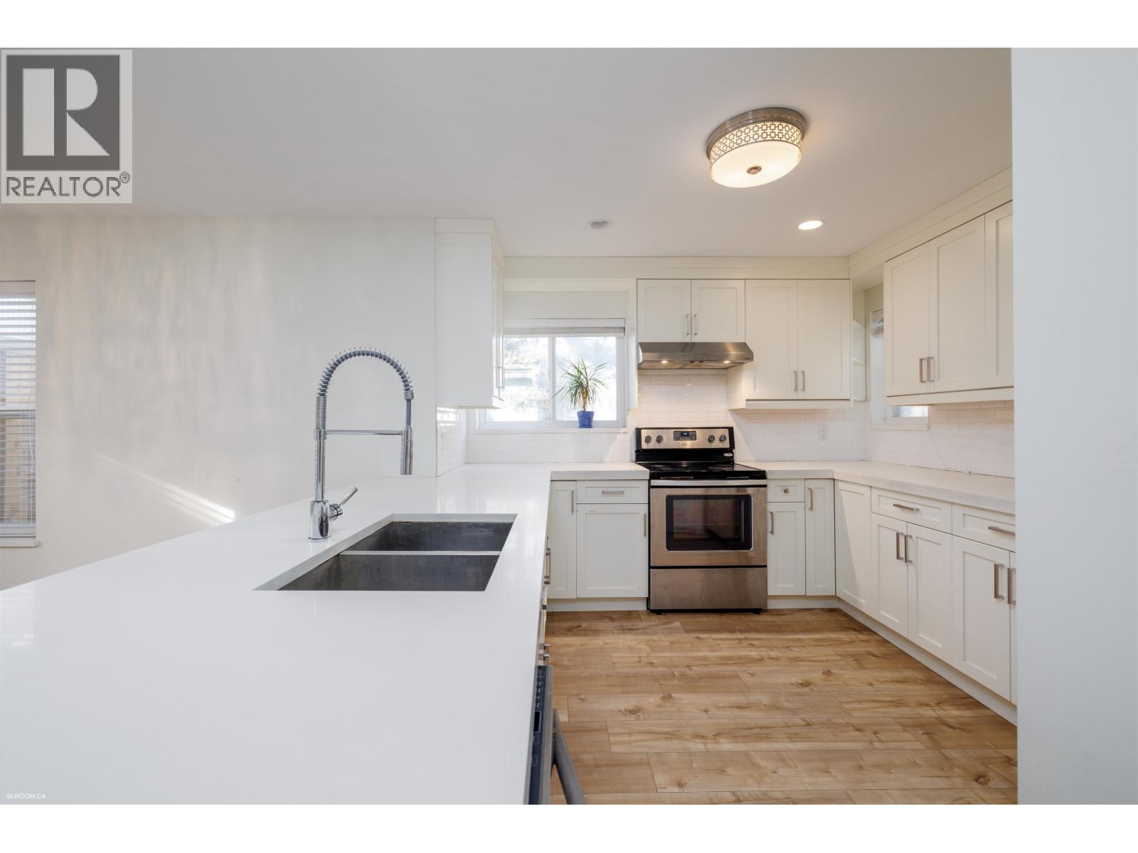 140 Shoreline Circle, Port Moody, British Columbia  V3H 5B3 - Photo 4 - R3087260