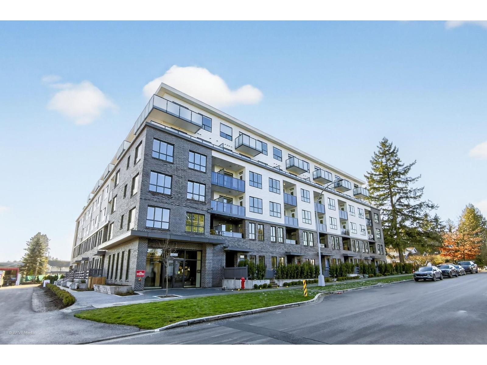 512 14778 106 Avenue, Surrey, British Columbia  V3R 5Y1 - Photo 1 - R3086507