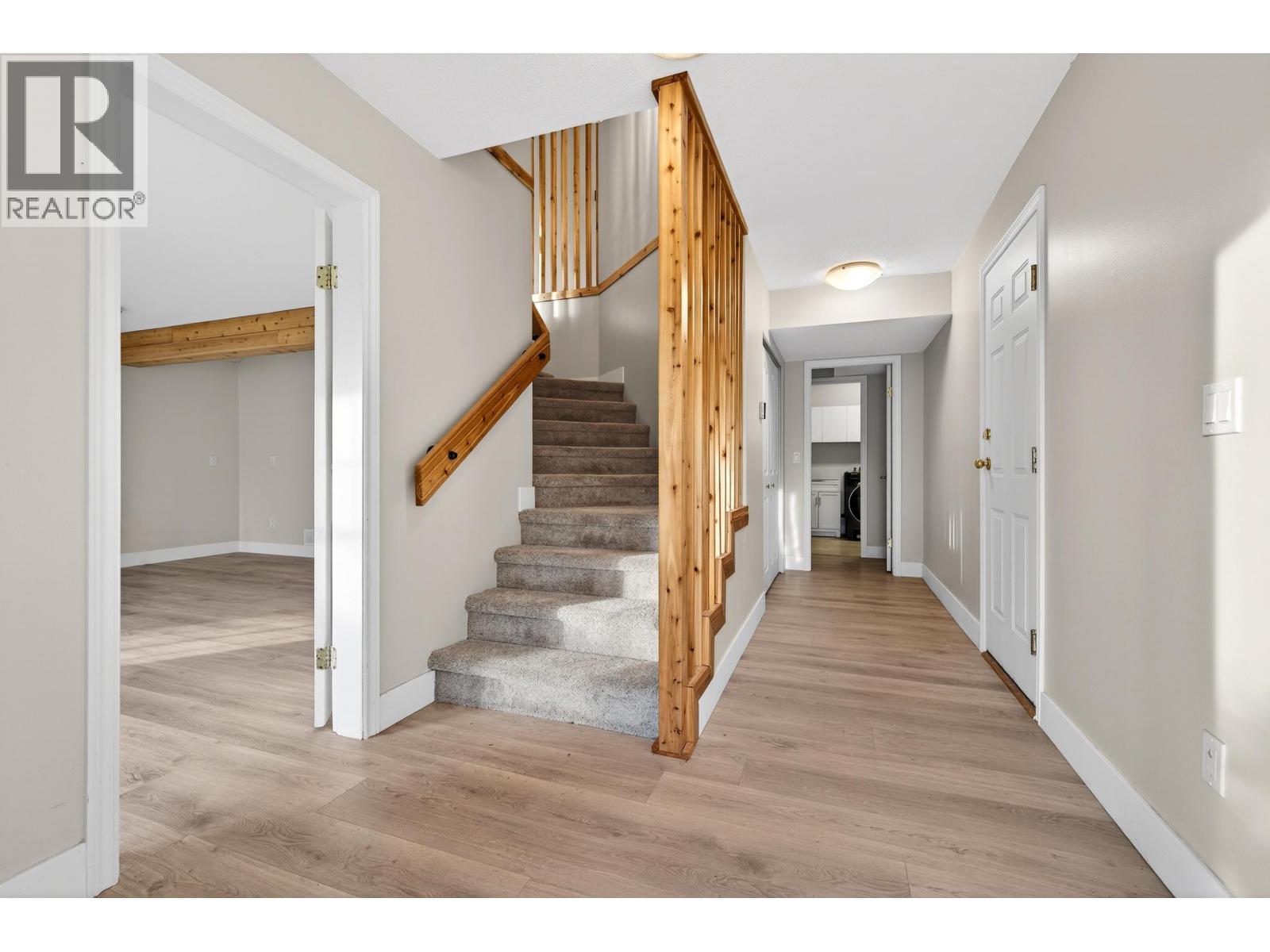 21105 River Road, Maple Ridge, British Columbia  V2X 2A1 - Photo 5 - R3087205