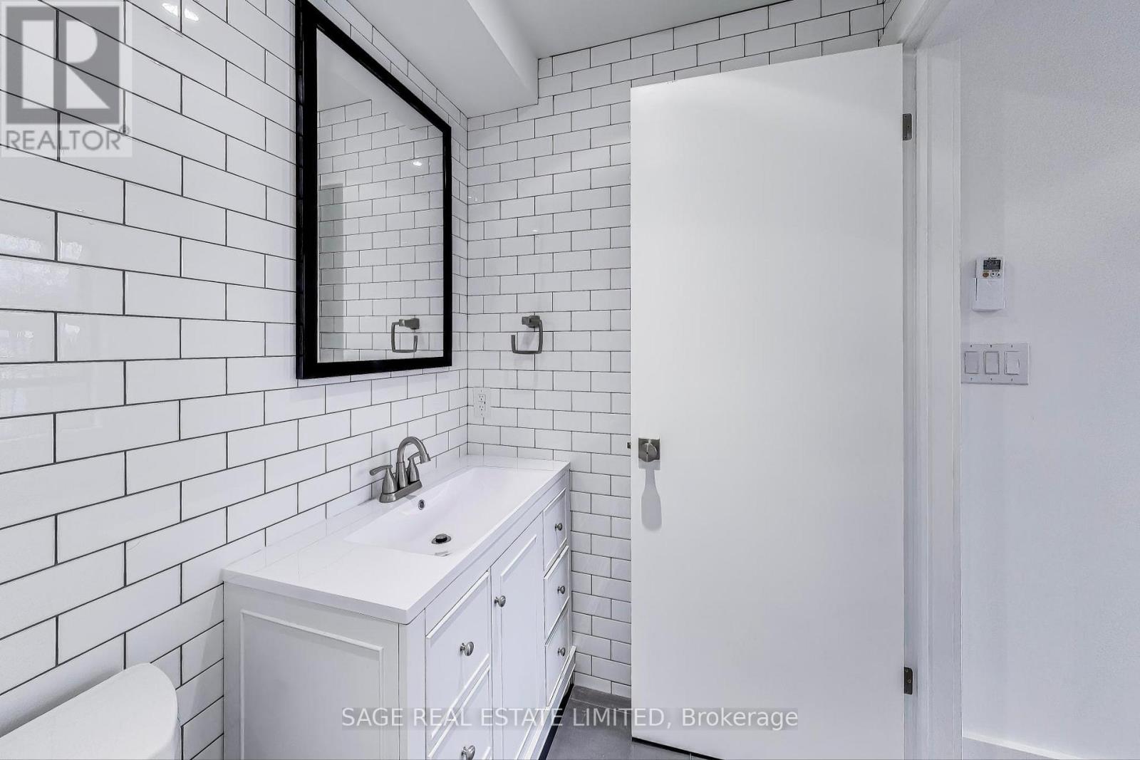 2nd - 2549 Yonge Street, Toronto, Ontario  M4P 2H9 - Photo 17 - C12764418